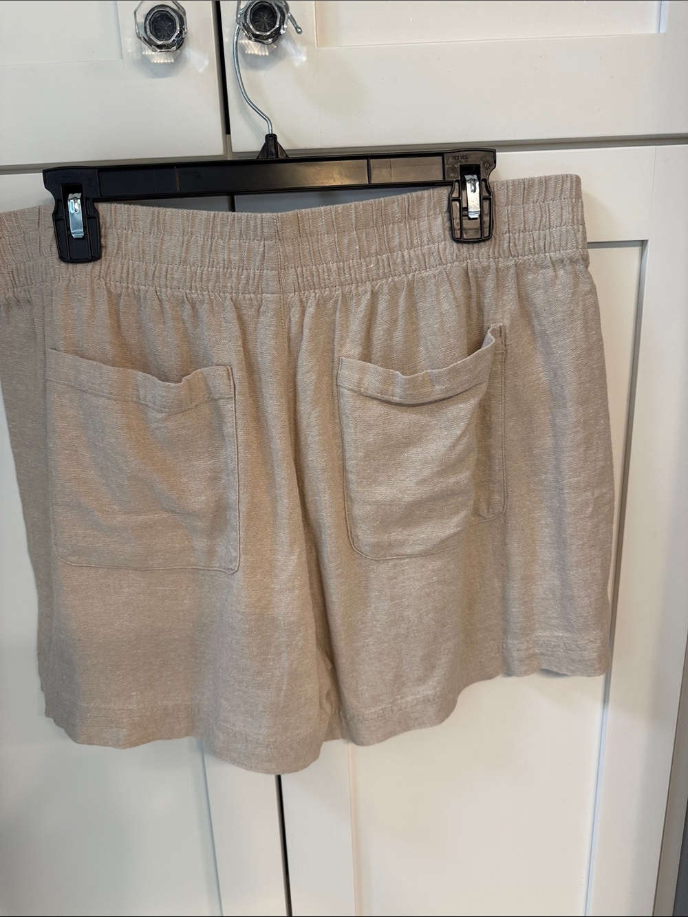 Old Navy Beige Elastic-Waist Linen-Blend Casual Shorts - Picture 5 of 5